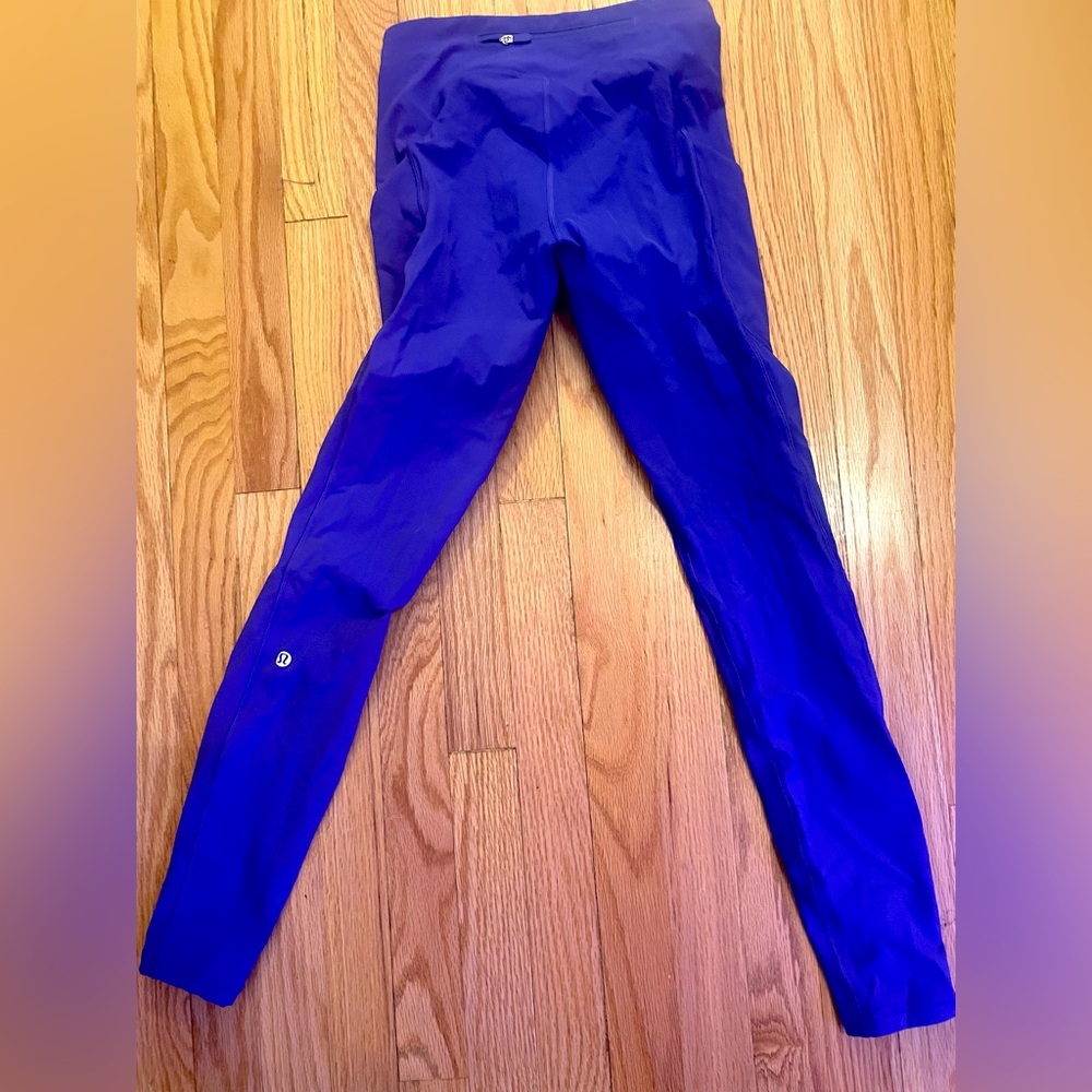 Lululemon athletica royal blue leggings with pockets size 4
